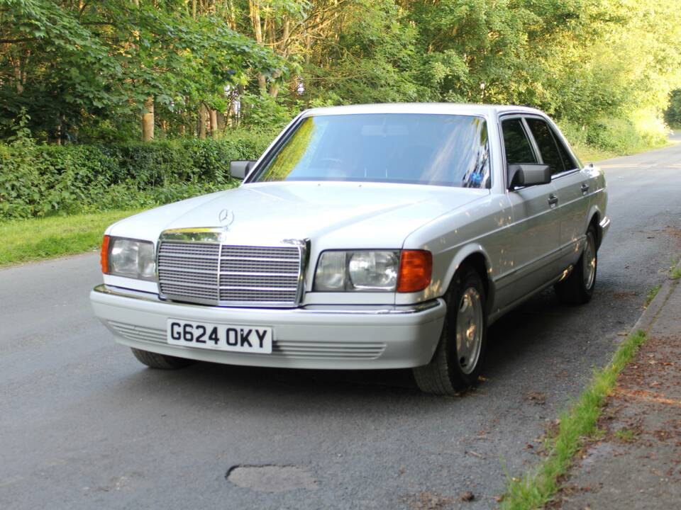 Image 3/18 of Mercedes-Benz 300 SE (1990)