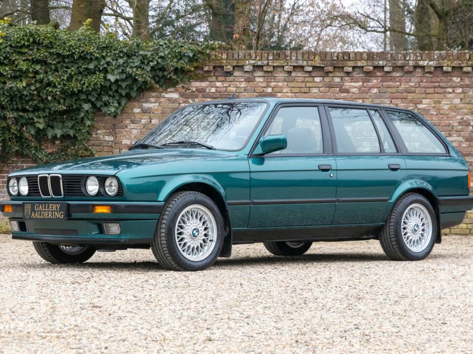 Image 11/50 of BMW 316i Touring (1993)