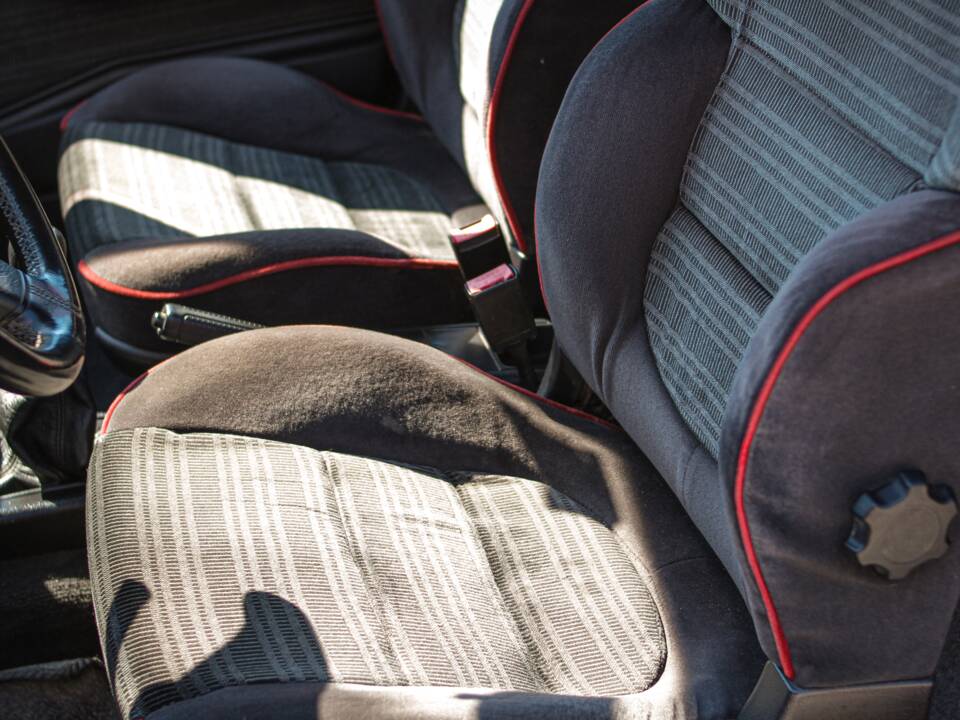 Bild 28/52 von Citroën ZX 2.0i 16v (1993)
