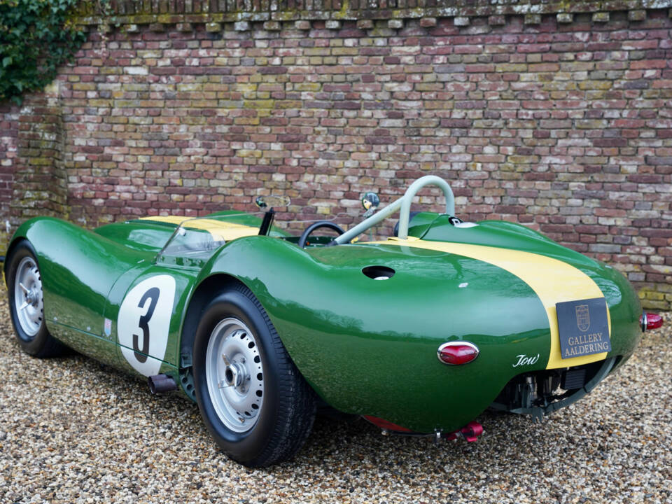 Image 17/50 of Lister Knobbly (1959)