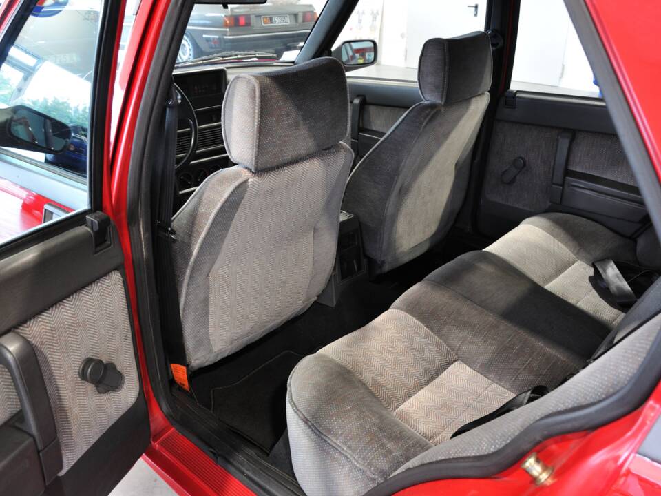 Bild 24/30 von Alfa Romeo 75 2.0 Twin Spark (1988)