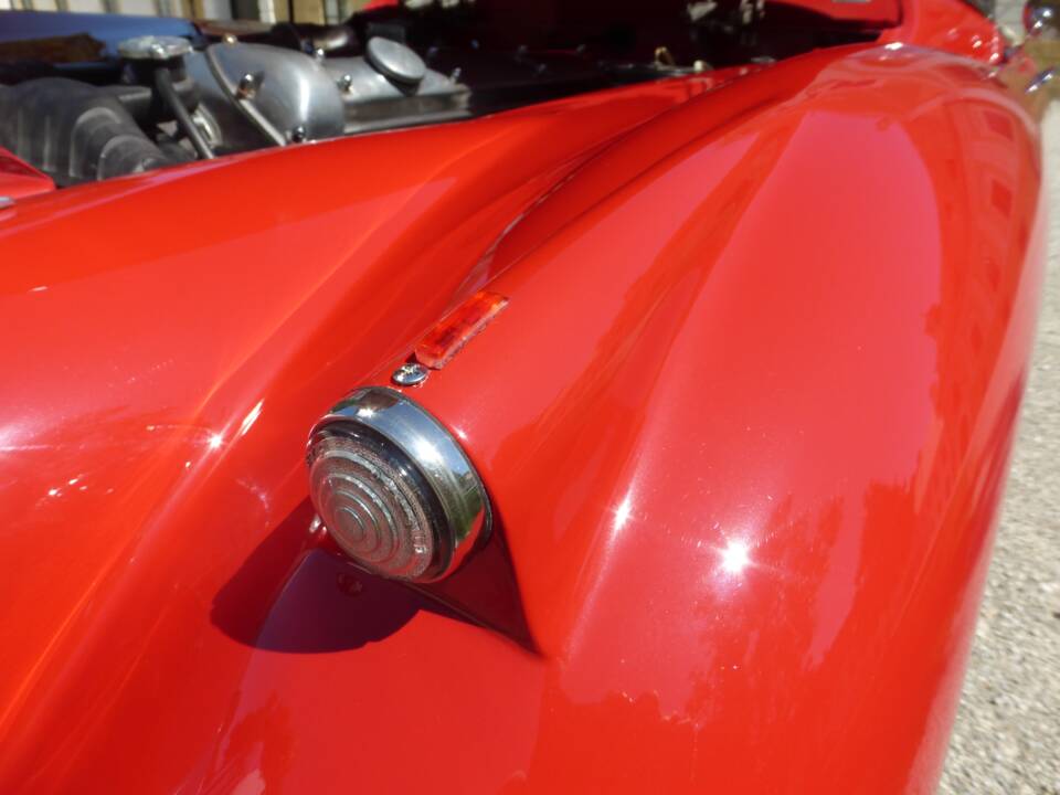 Image 37/174 of Jaguar XK 150 3.4 S OTS (1958)