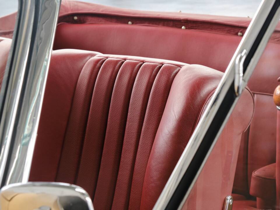 Immagine 39/50 di Mercedes-Benz 220 S Cabriolet (1958)