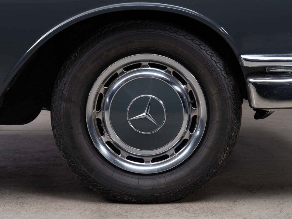 Bild 9/31 von Mercedes-Benz 230 S Universal (1967)
