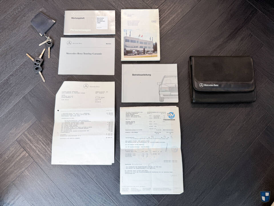 Immagine 43/100 di Mercedes-Benz 190 E 2.3 (1992)