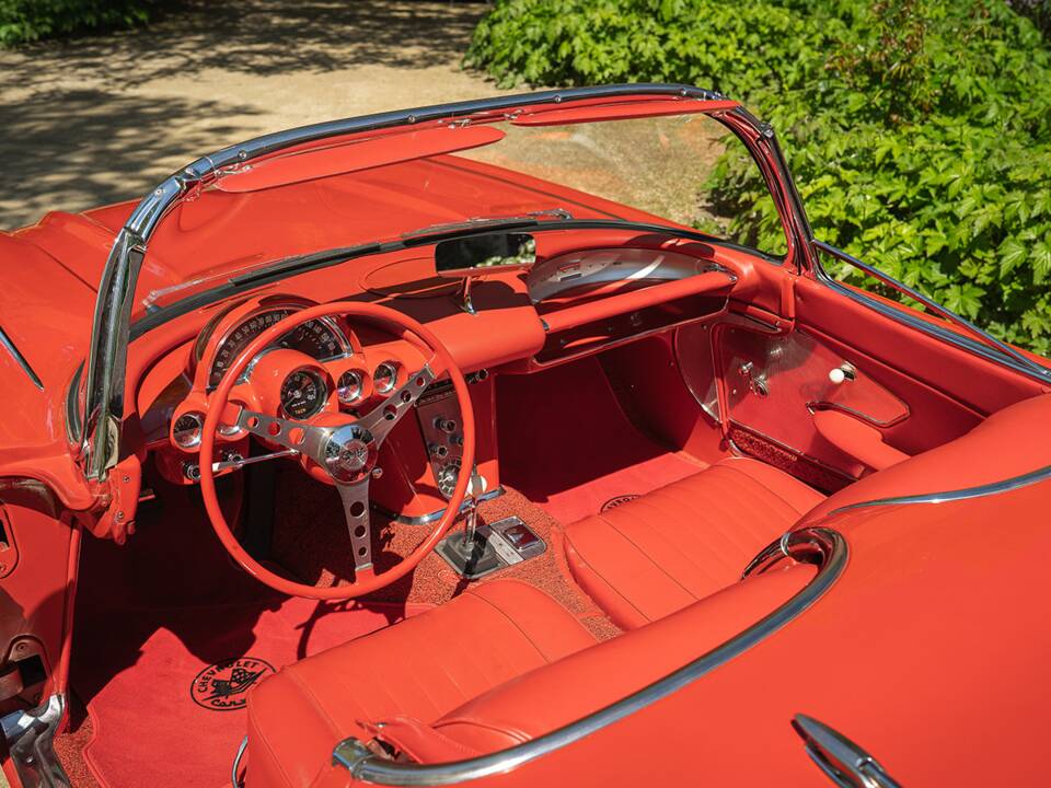 Image 28/51 of Chevrolet Corvette (1960)