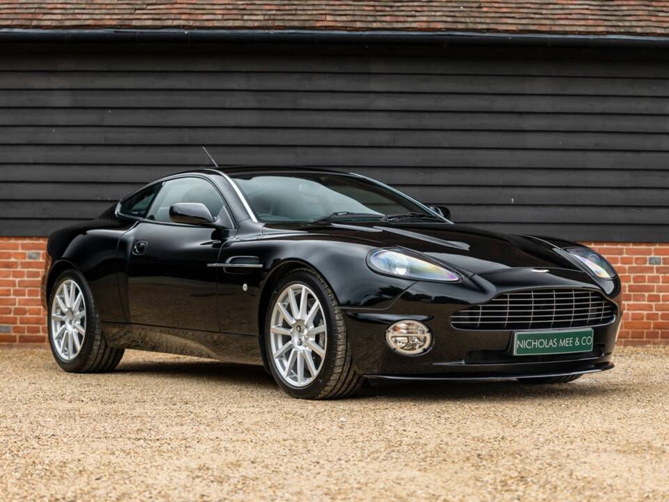 Immagine 29/50 di Aston Martin V12 Vanquish S Ultimate Edition (2007)