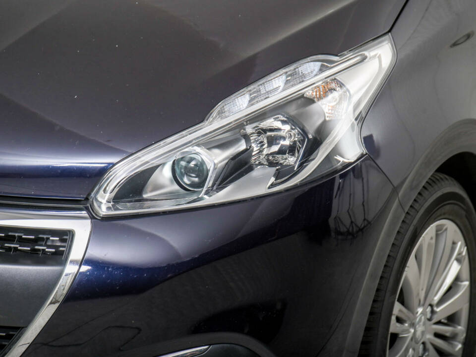 Image 22/50 of Peugeot 208 1.2 PureTech 82 (2019)