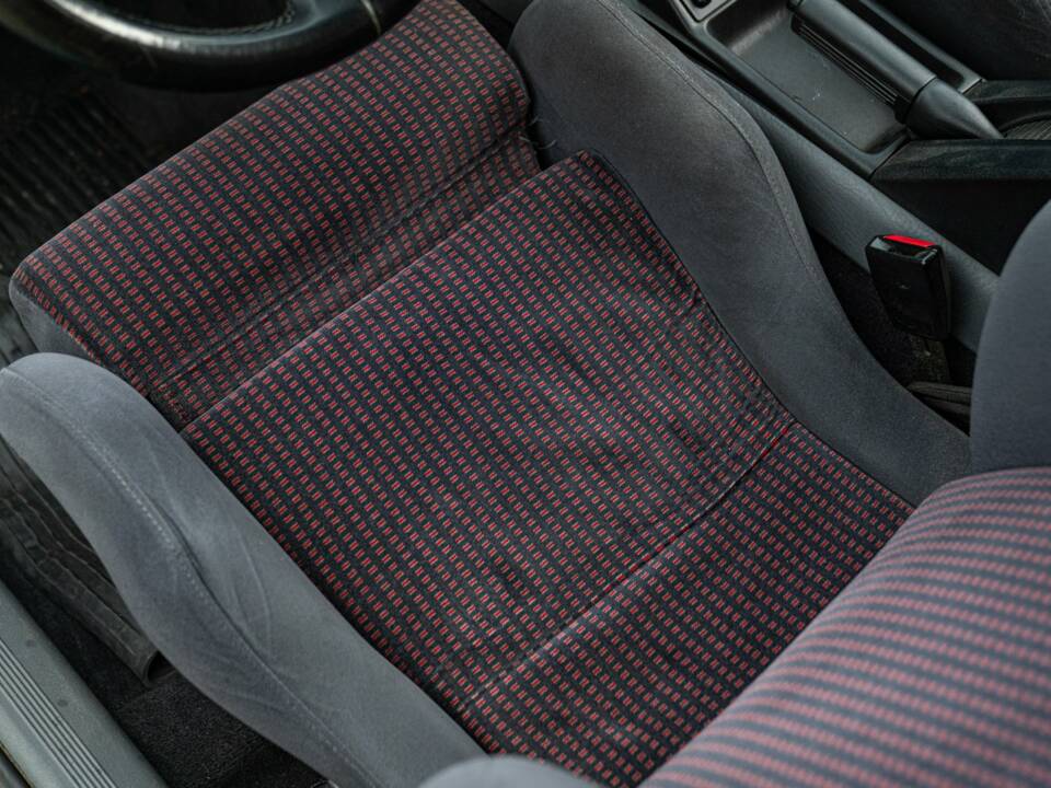 Image 31/50 de Ford Sierra RS Cosworth (1993)