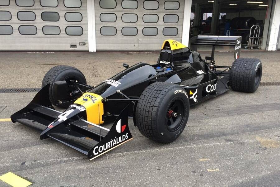 Bild 1/28 von Tyrrell 017 (1988)