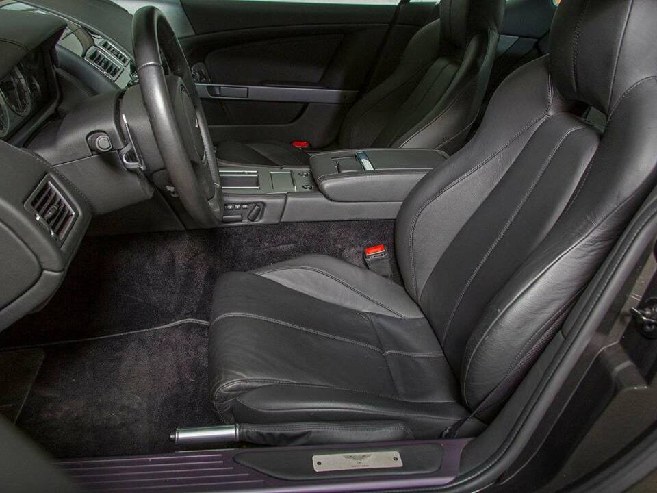 Afbeelding 19/20 van Aston Martin DB 9 (2011)