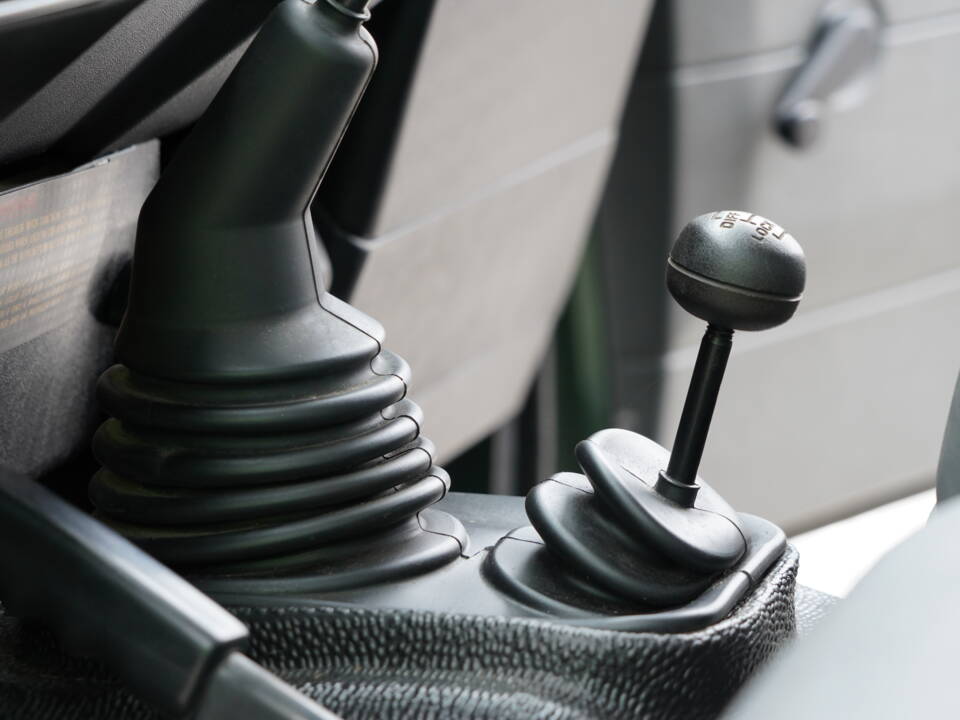 Image 17/35 de Land Rover Defender 90 (1998)