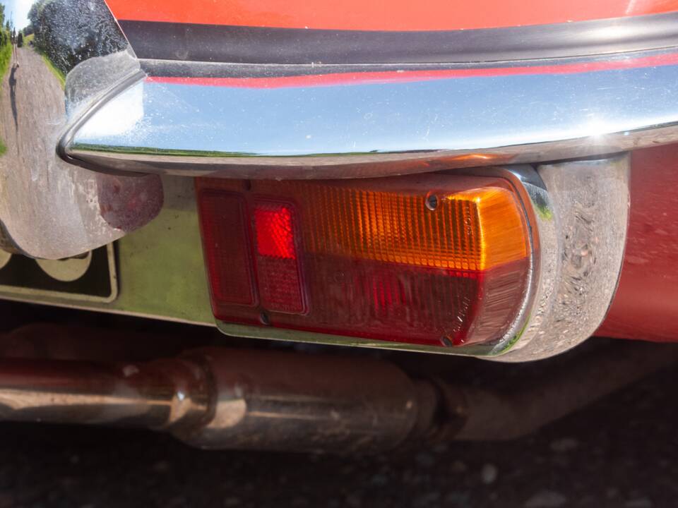 Image 27/50 de Jaguar Type E (2+2) (1969)