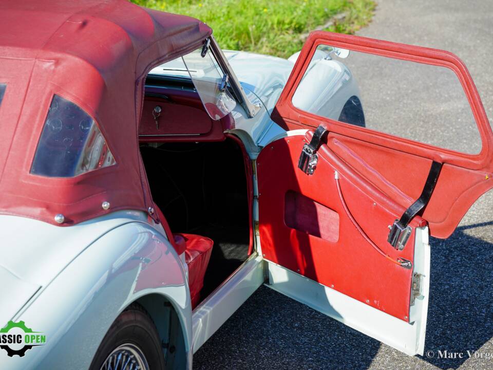 Image 35/45 of Triumph TR 2 (1954)