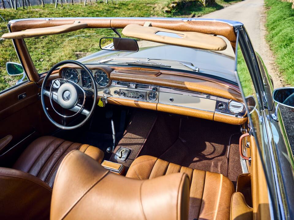 Image 6/31 of Mercedes-Benz 280 SL (1969)