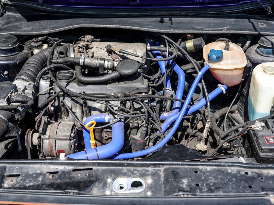 Image 15/26 de Volkswagen Golf Mk II GTi 16V 1.8 (1988)