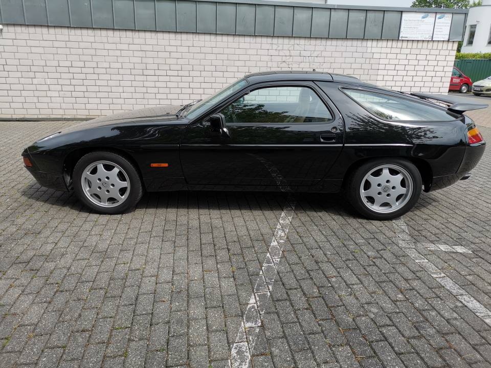 Image 1/22 of Porsche 928 GT (1990)