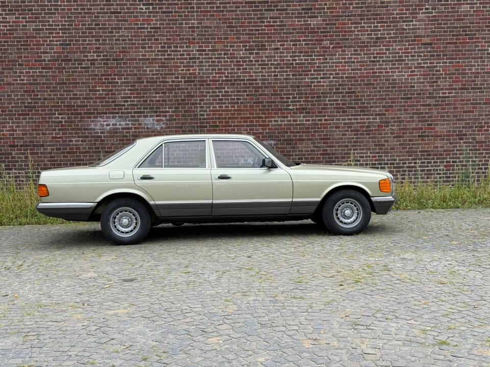 Image 6/34 of Mercedes-Benz 380 SE (1980)