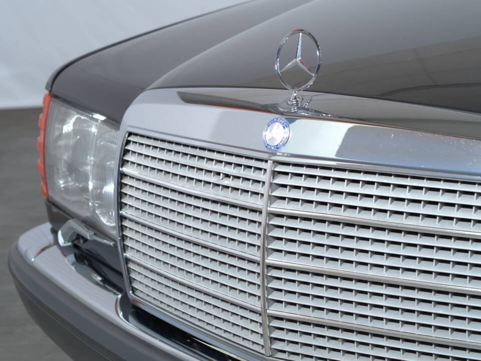 Image 6/52 of Mercedes-Benz 560 SEL (1988)