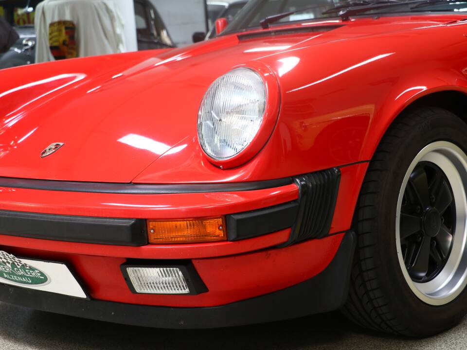 Image 13/47 of Porsche 911 Carrera 3.2 (1989)