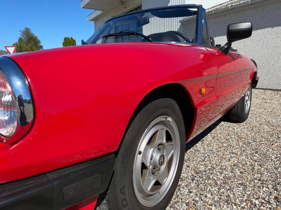 Image 26/56 of Alfa Romeo 2.0 Spider (1986)
