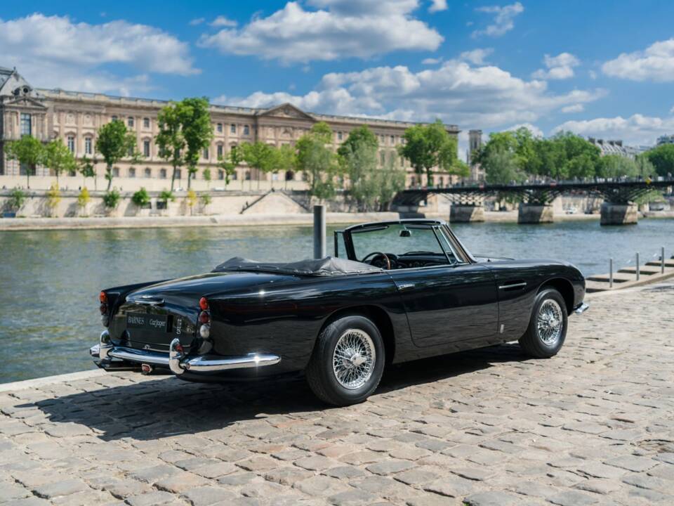 Afbeelding 8/75 van Aston Martin DB 5 Volante (1964)