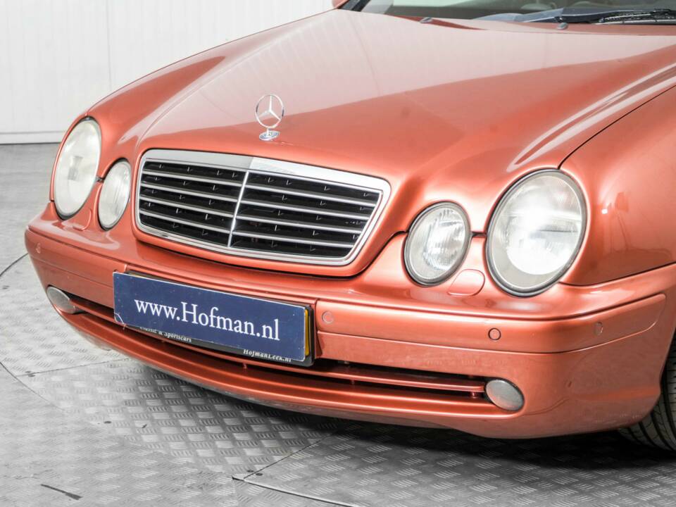 Image 18/50 of Mercedes-Benz CLK 430 (1999)