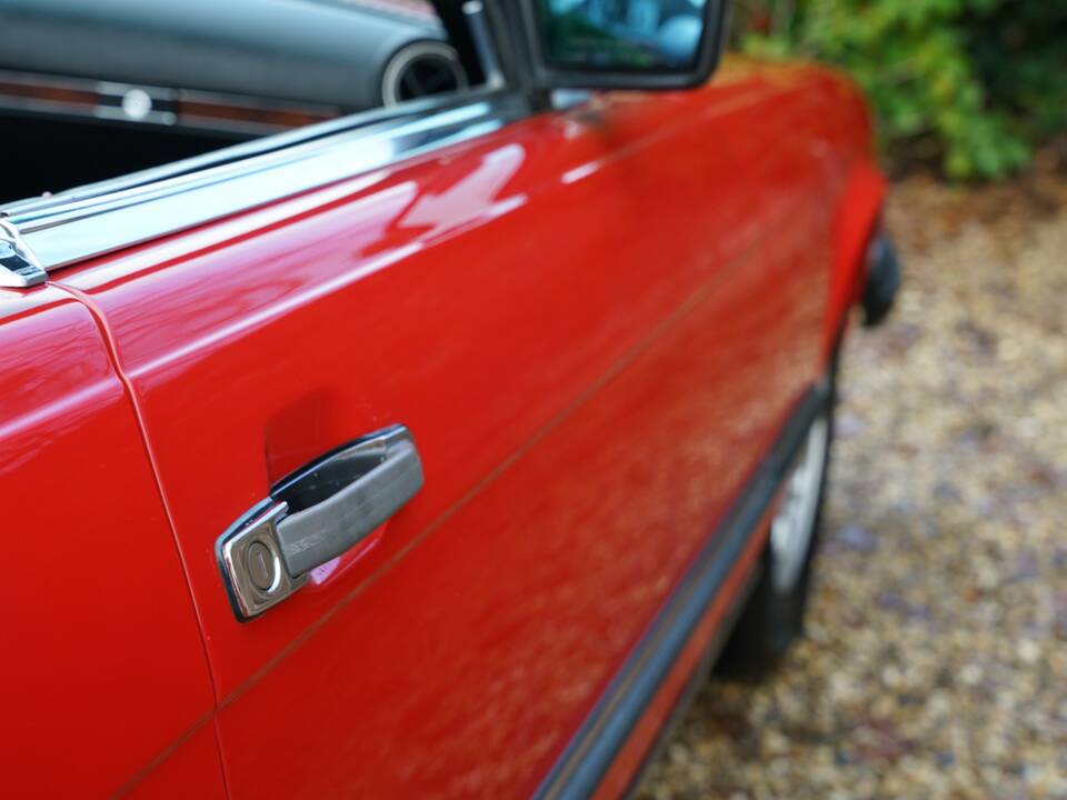 Bild 21/50 von Mercedes-Benz 500 SL (1983)