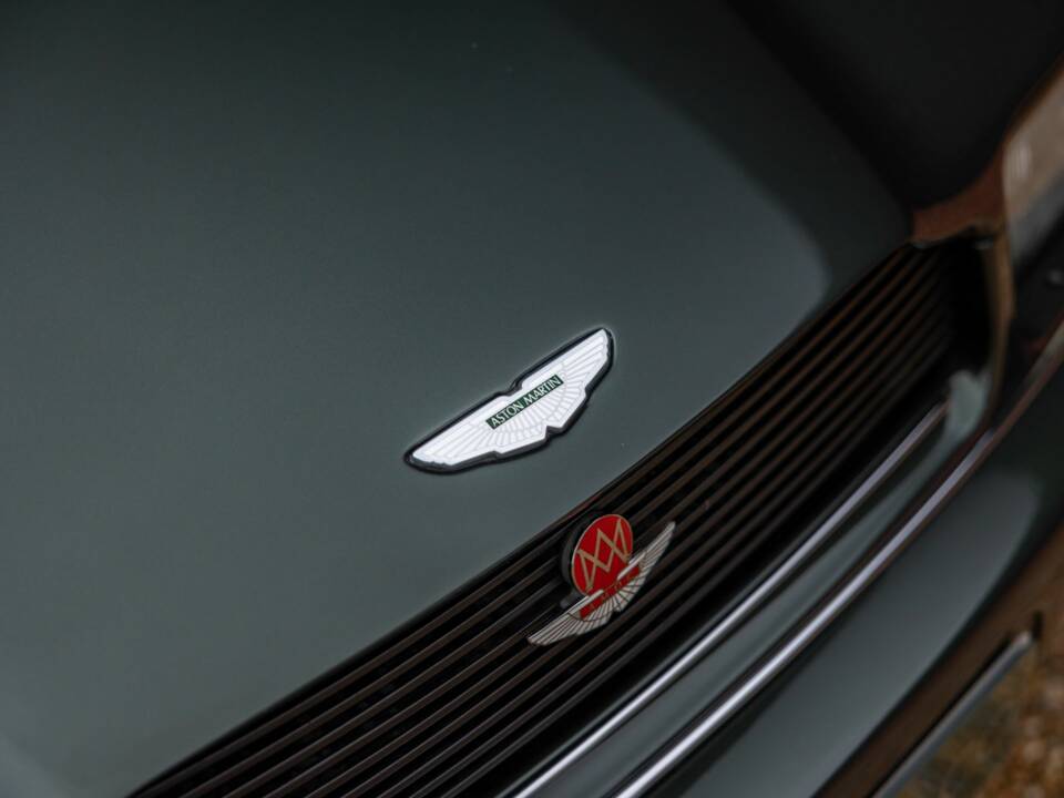 Image 33/50 de Aston Martin Virage Volante (1992)