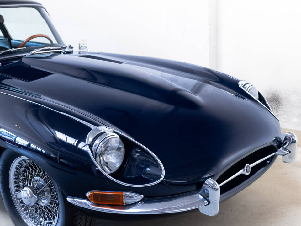 Image 24/33 of Jaguar E-Type (2+2) (1967)