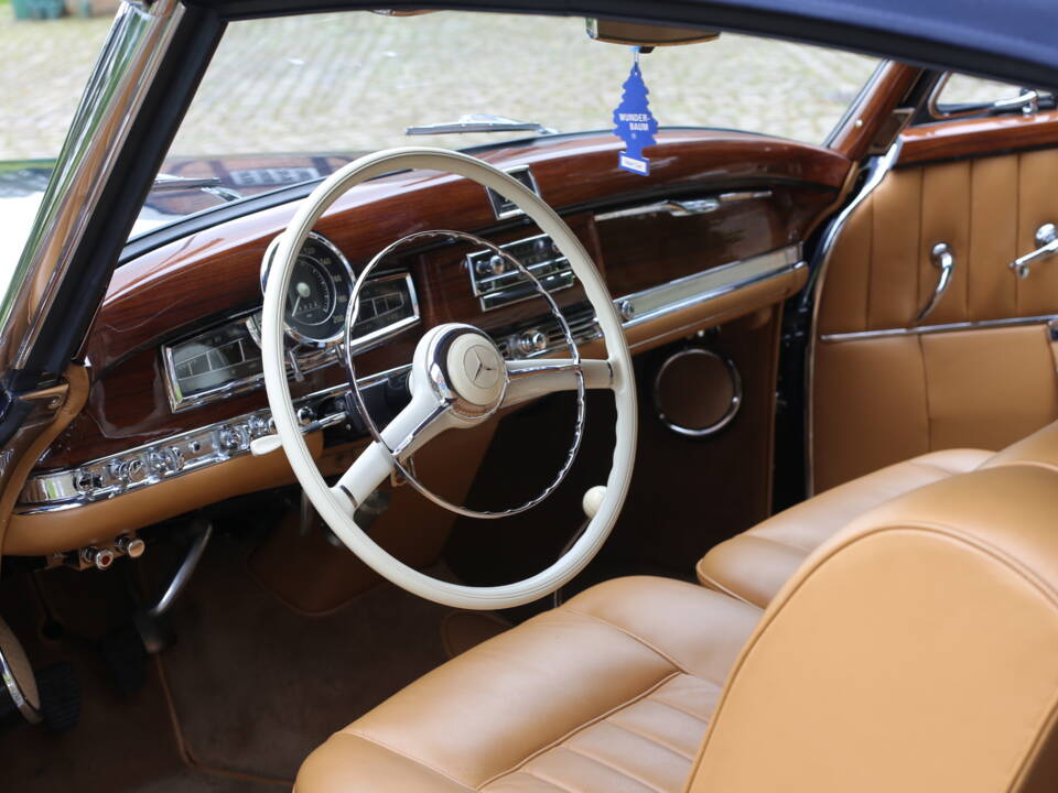 Image 25/56 of Mercedes-Benz 300 Sc Roadster (1958)