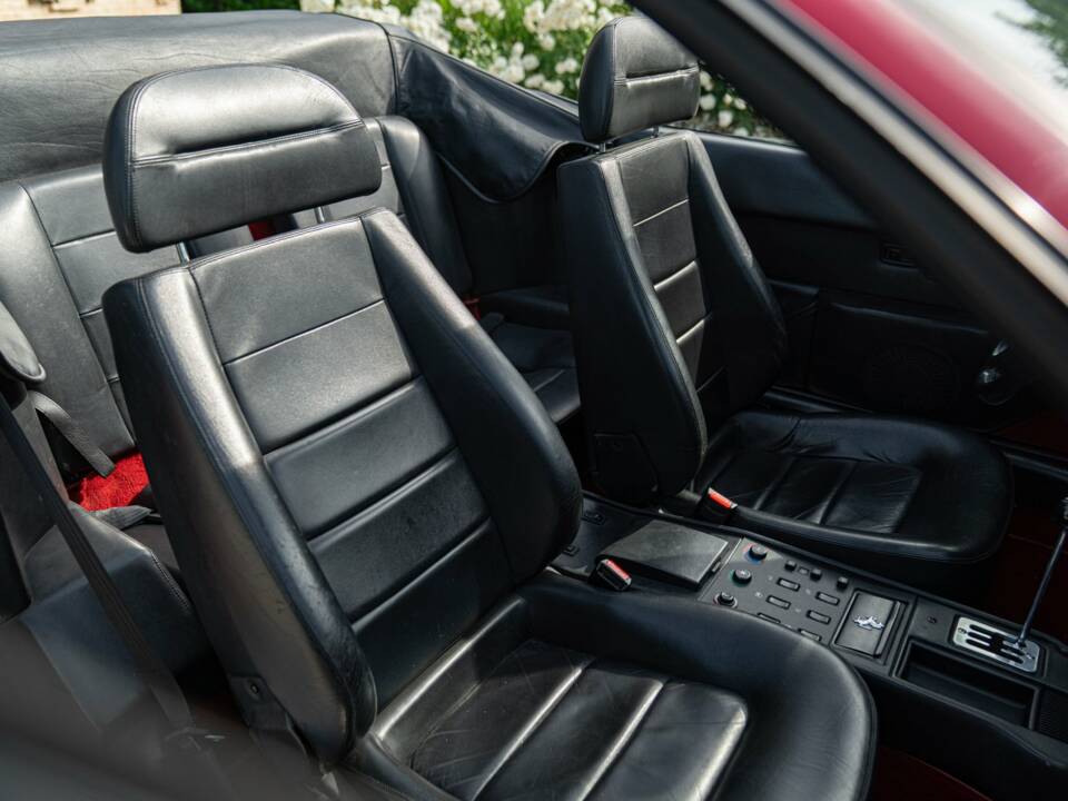 Image 48/50 of Ferrari Mondial T (1991)