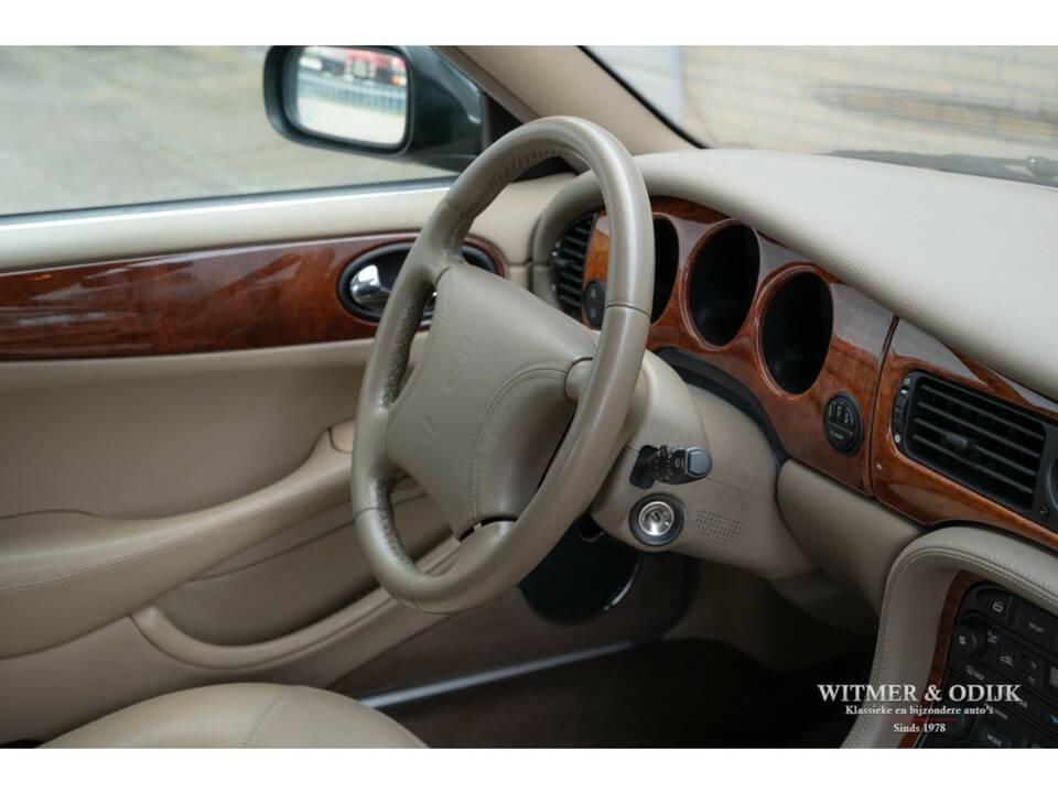 Bild 12/32 von Jaguar XJ 8 Executive (1998)