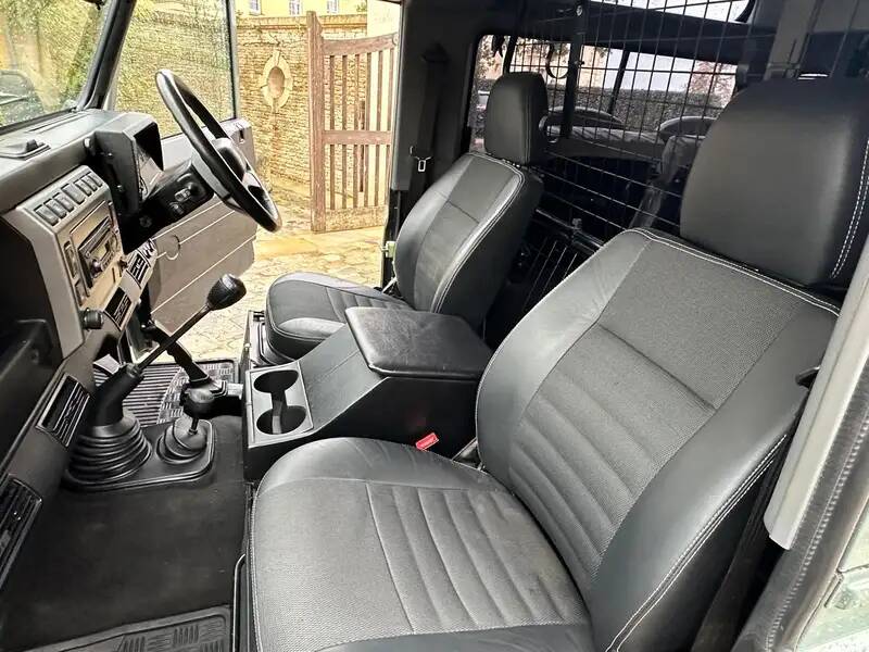 Bild 8/12 von Land Rover Defender 90 Heritage (2006)
