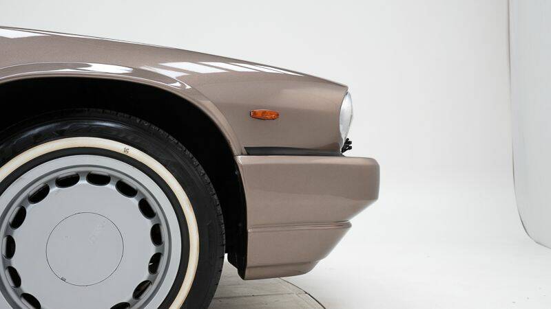 Image 12/15 of Jaguar XJ-S 3.6 (1985)