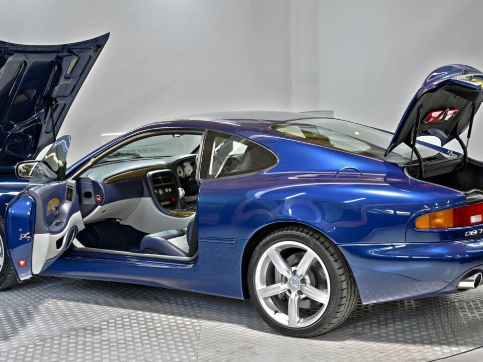 Image 39/50 of Aston Martin DB 7 GT (2004)
