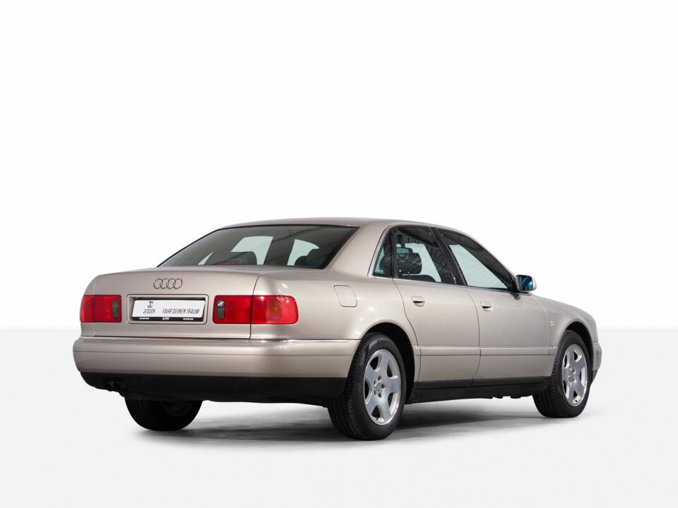 Bild 4/55 von Audi A8 3.7 quattro (2000)