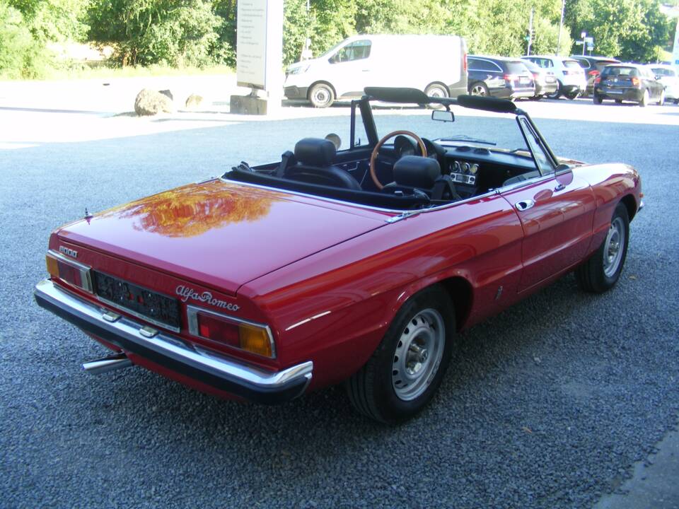 Immagine 6/77 di Alfa Romeo Spider Veloce 2000 (1981)