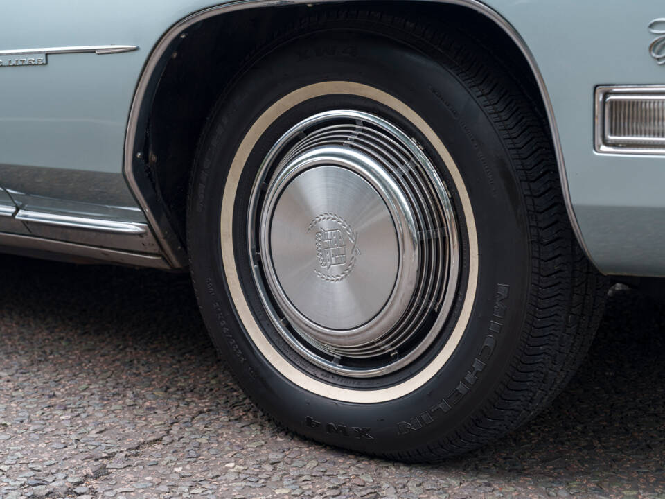 Image 14/30 of Cadillac Fleetwood Eldorado Convertible (1972)