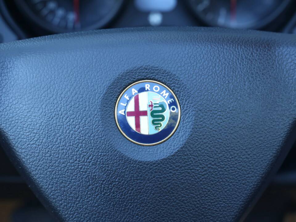 Obraz 41/50 pojazdu Alfa Romeo Spider 3.2 V6 24V (2003)