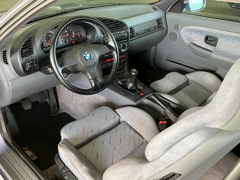 Image 6/10 of BMW M3 (1994)