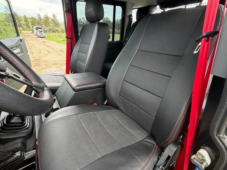 Bild 11/14 von Land Rover Defender 110 (2012)