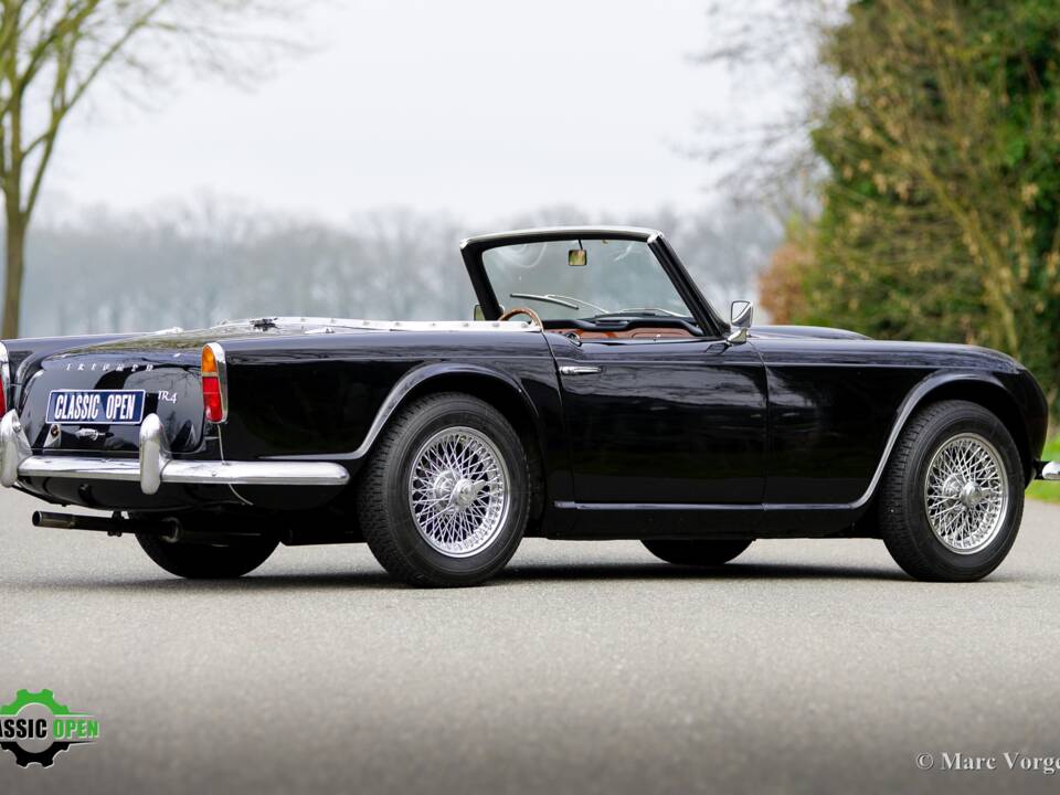 Image 30/37 of Triumph TR 4 (1965)