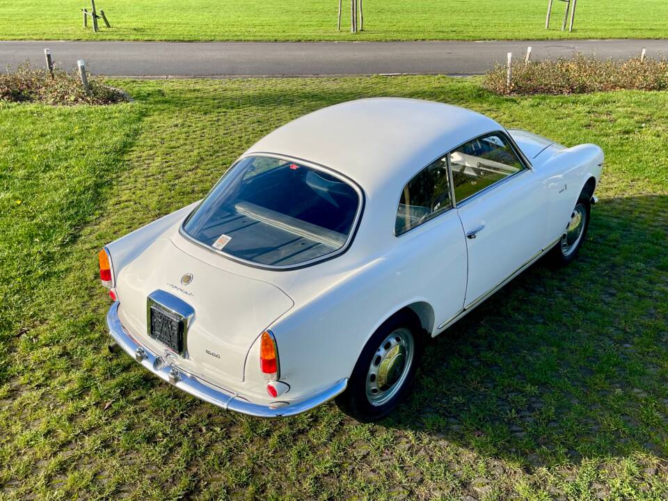 Image 25/32 of Alfa Romeo Giulia 1600 Sprint (1963)