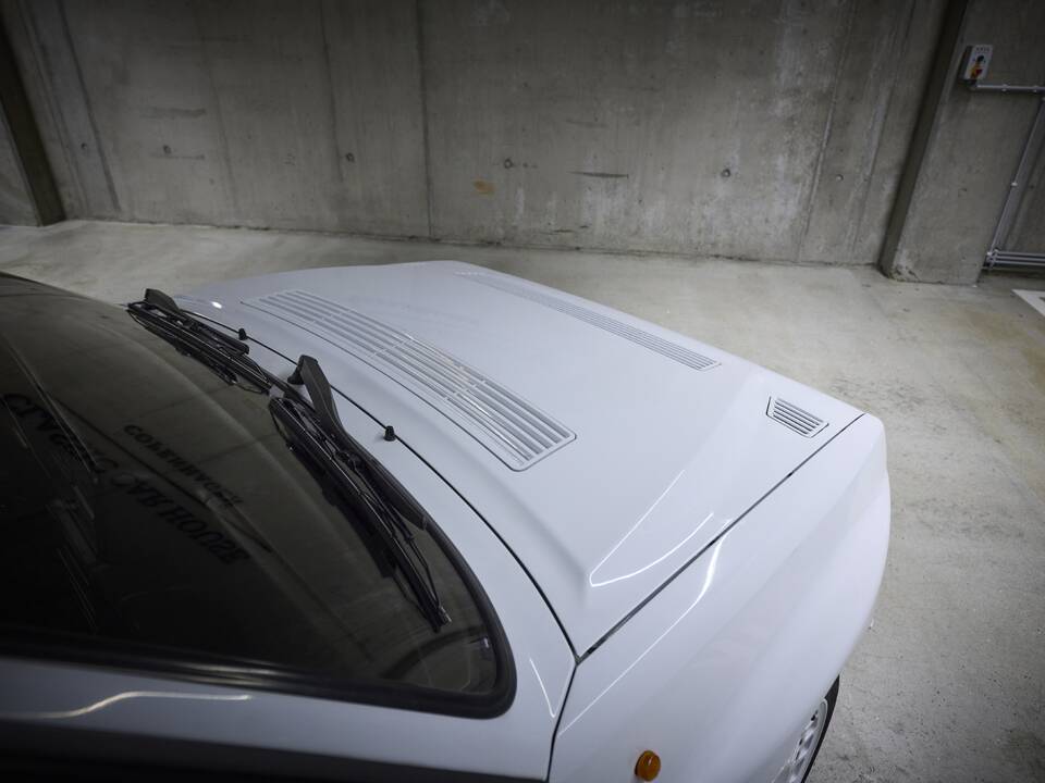 Image 75/93 of Lancia Delta HF Integrale Evoluzione I (1992)
