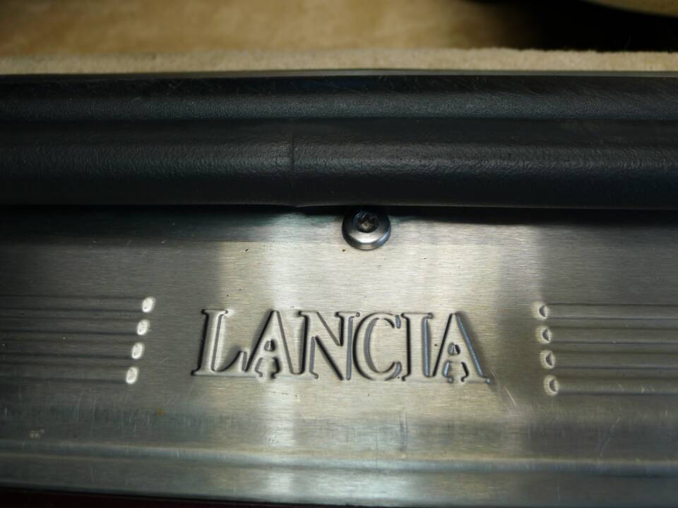 Imagen 39/42 de Lancia Thesis 2.4 (2002)