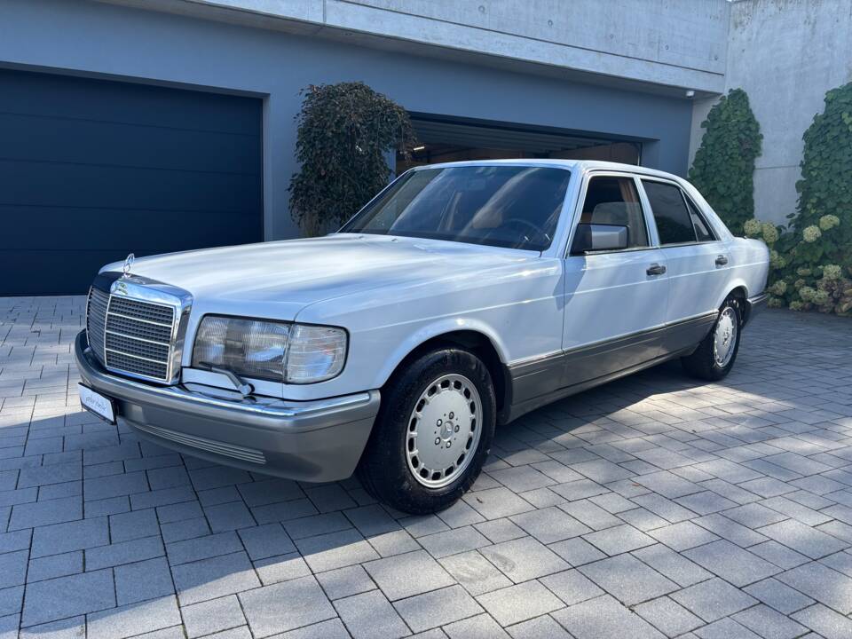 Image 12/45 de Mercedes-Benz 500 SE (1988)