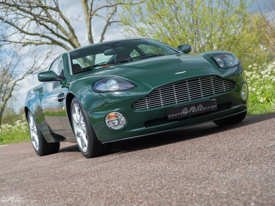 Image 4/17 of Aston Martin V12 Vanquish (2004)