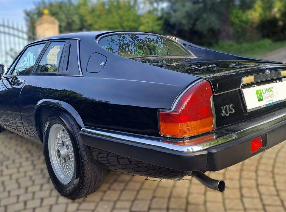 Image 6/40 of Jaguar XJ-S 3.6 (1987)