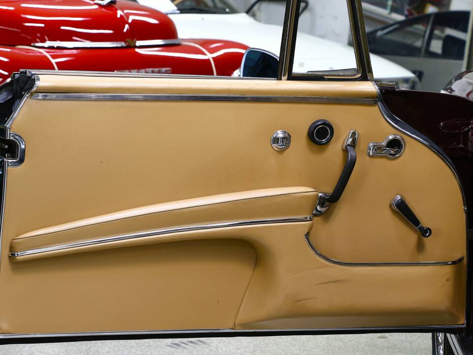 Bild 32/39 von Mercedes-Benz 220 SE b (1964)